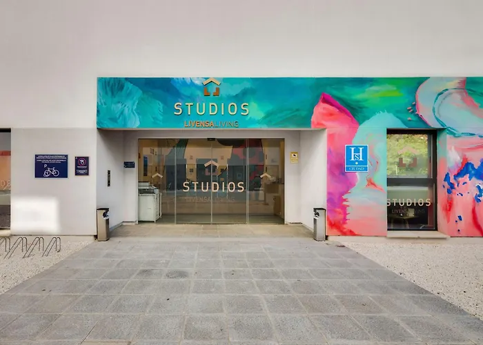  Livensa Living Studios Malaga Feria